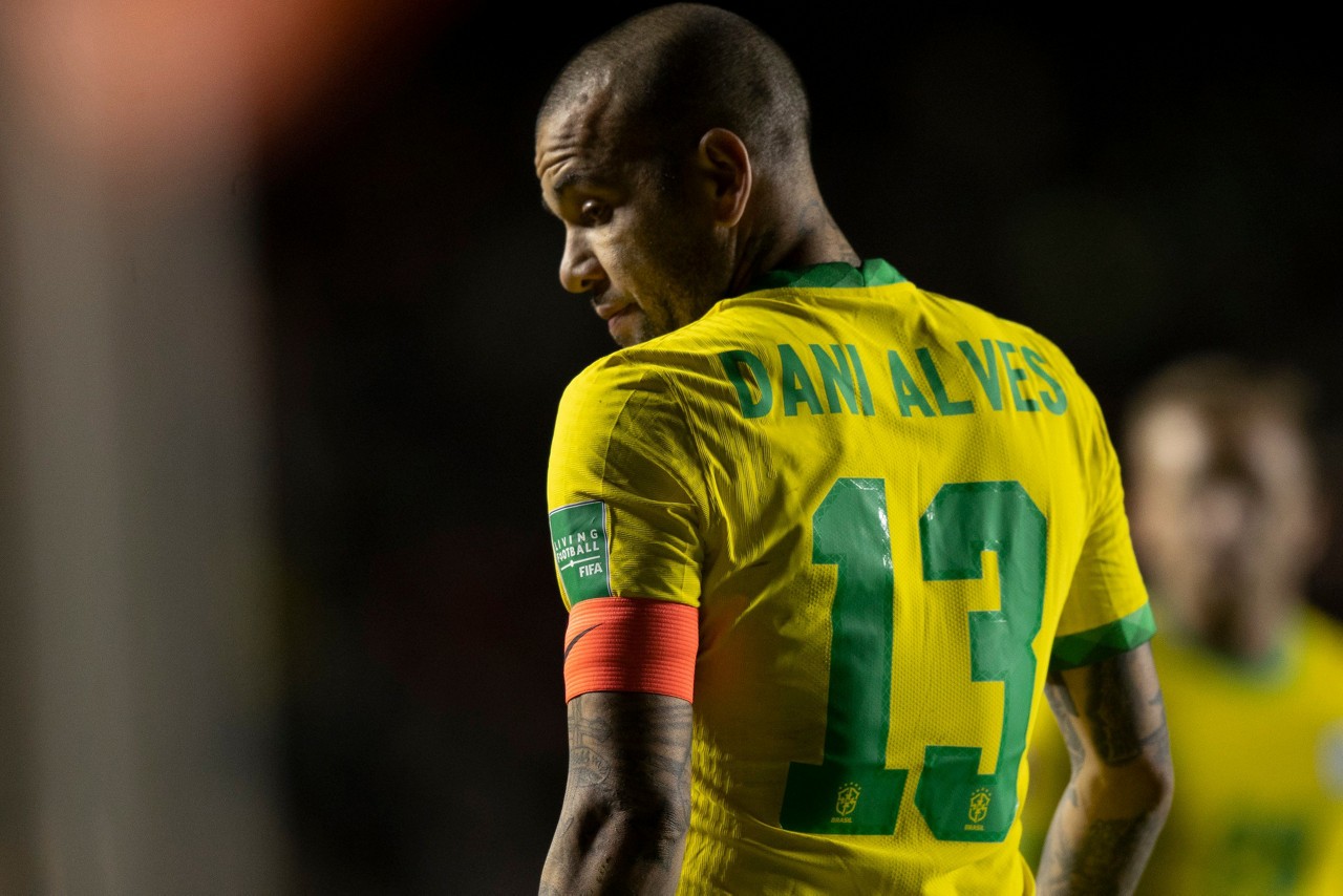 Daniel Alves está preso na Espanha