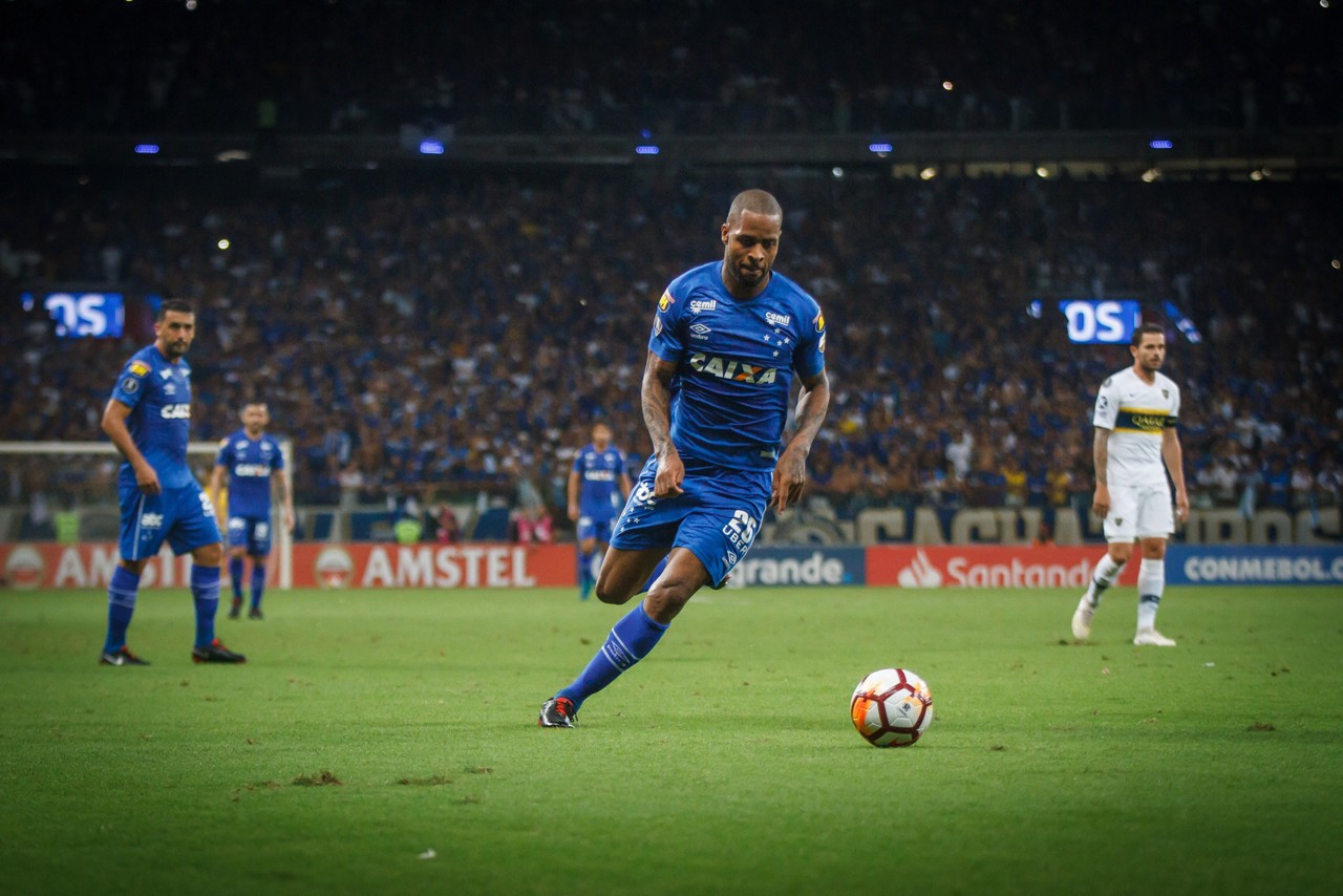 Zagueiro Dedé é destaque do Cruzeiro para os jogos decisivos da Copa do Brasil com o Corinthians