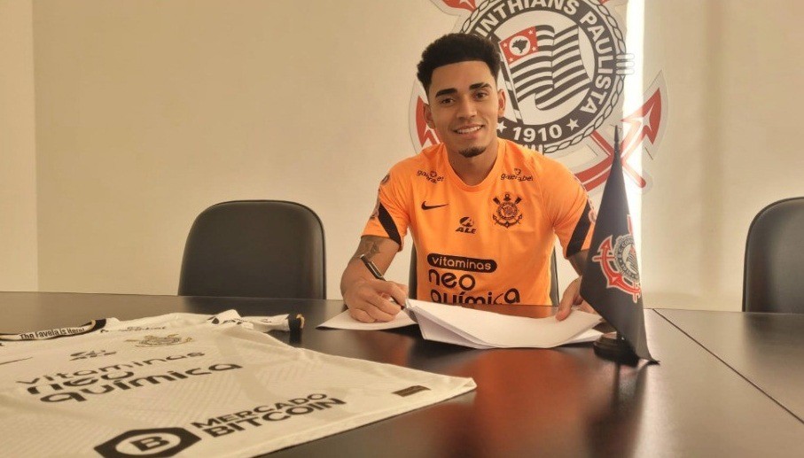 Meia Du Queiroz, jogador do Corinthians, de 22 anos