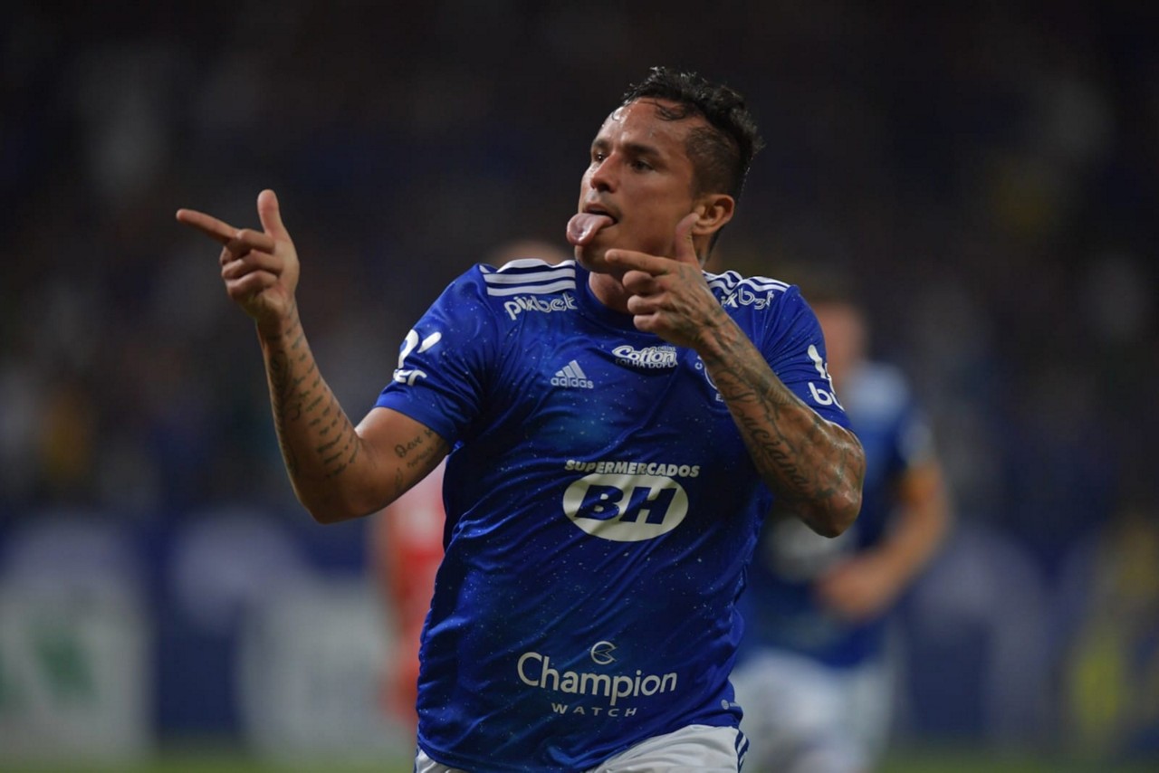 No ataque celeste, Edu é o grande nome do Cruzeiro na temporada