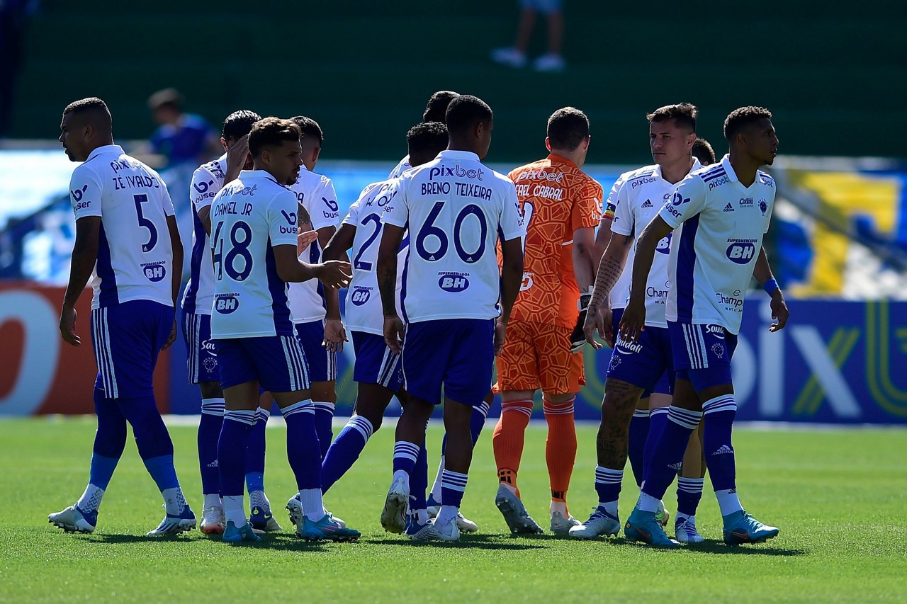 Jogadores do Cruzeiro não conseguiram sair de Campinas com o resultado positivo