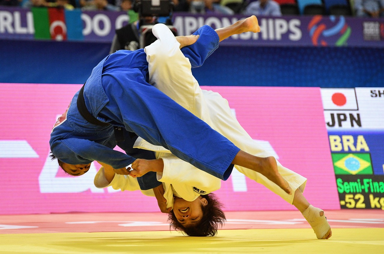 Érika Miranda caiu diante da japonesa Ai Shishime, atual campeã mundial