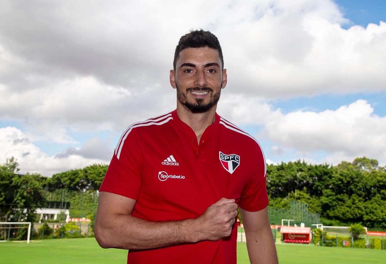 Rafael foi anunciado pelo São Paulo para a temporada 2023