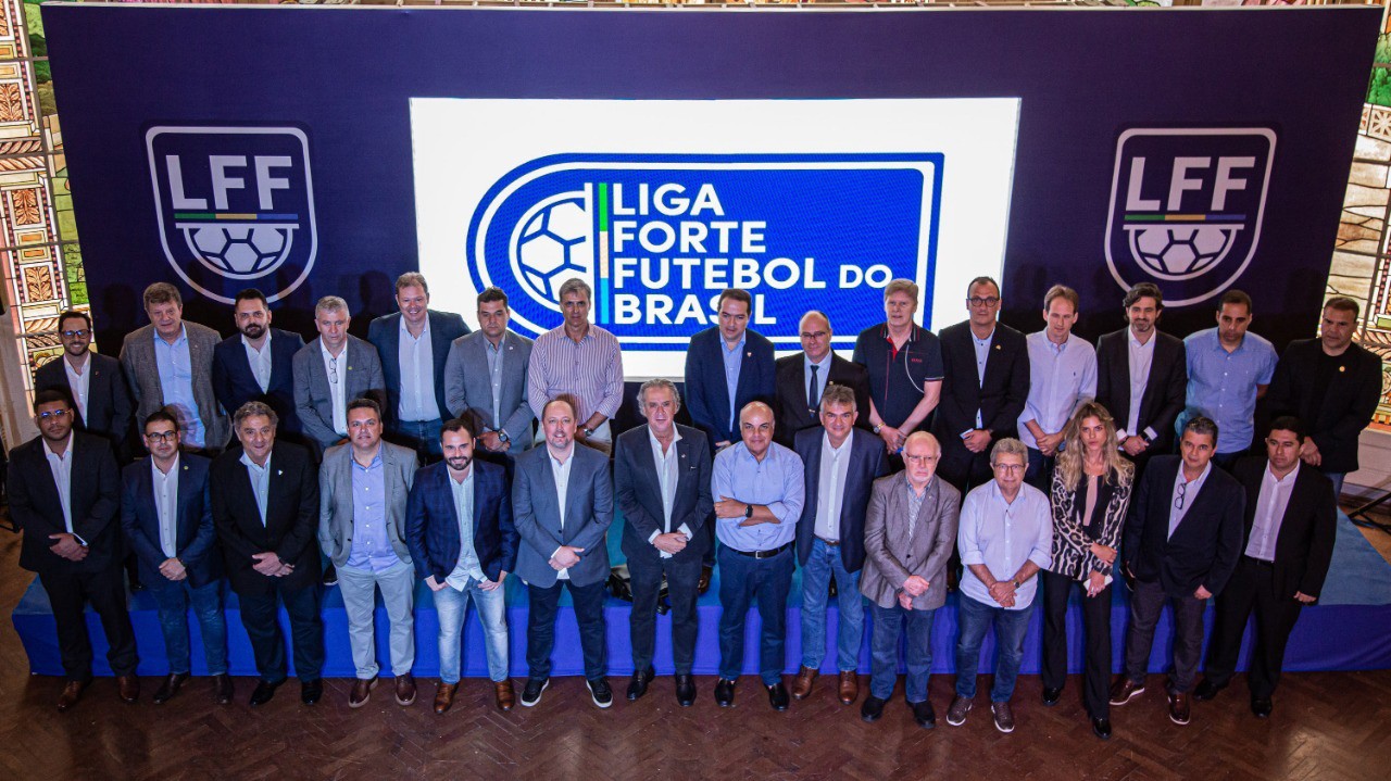 Todos os 26 clubes da LFF mandaram representantes para a reunião nesta quarta-feira (21)