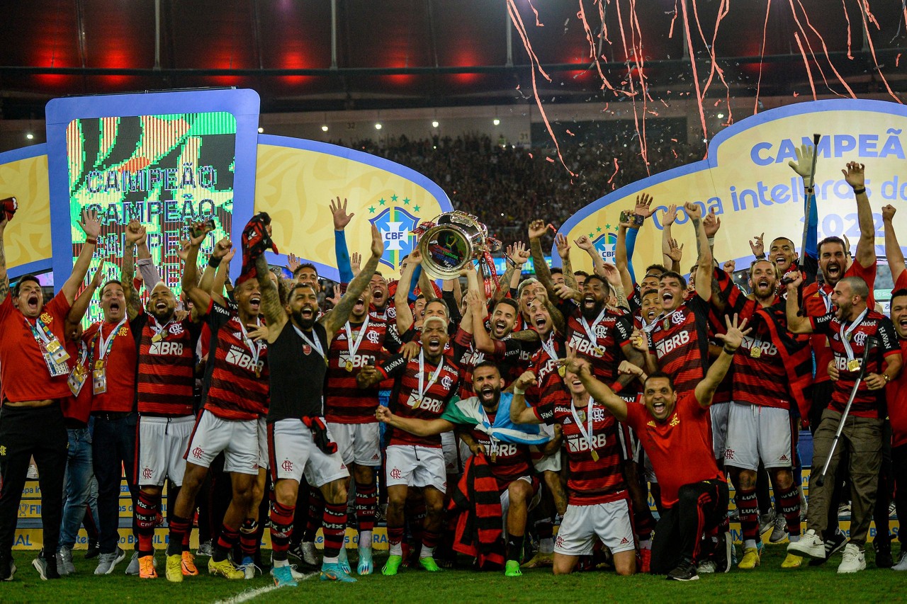 Flamengo vai encerrar este ano de glórias, com Taça Libertadores e Copa do Brasil
