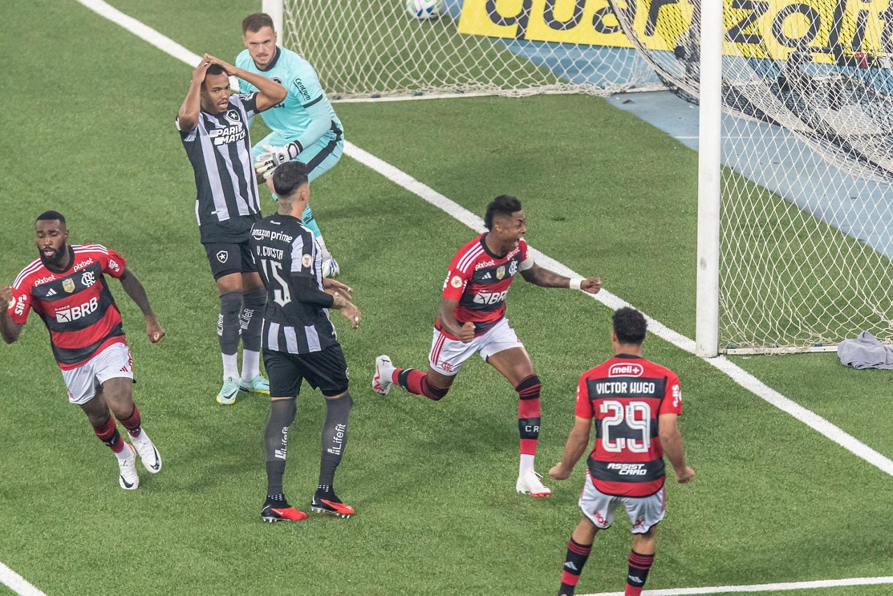 Bruno Henrique foi decisivo na vitória do Flamengo contra o Botafogo