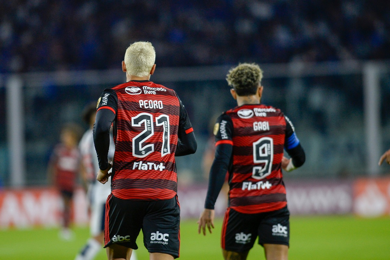 Pedro marcou o segundo gol do Flamengo, no empate com o Talleres