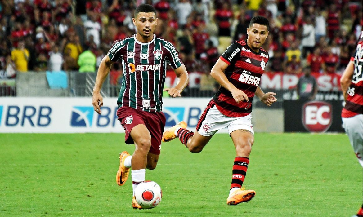 Flamengo e Fluminense tentam entrar na briga, de vez, por um lugar no G6 da competição