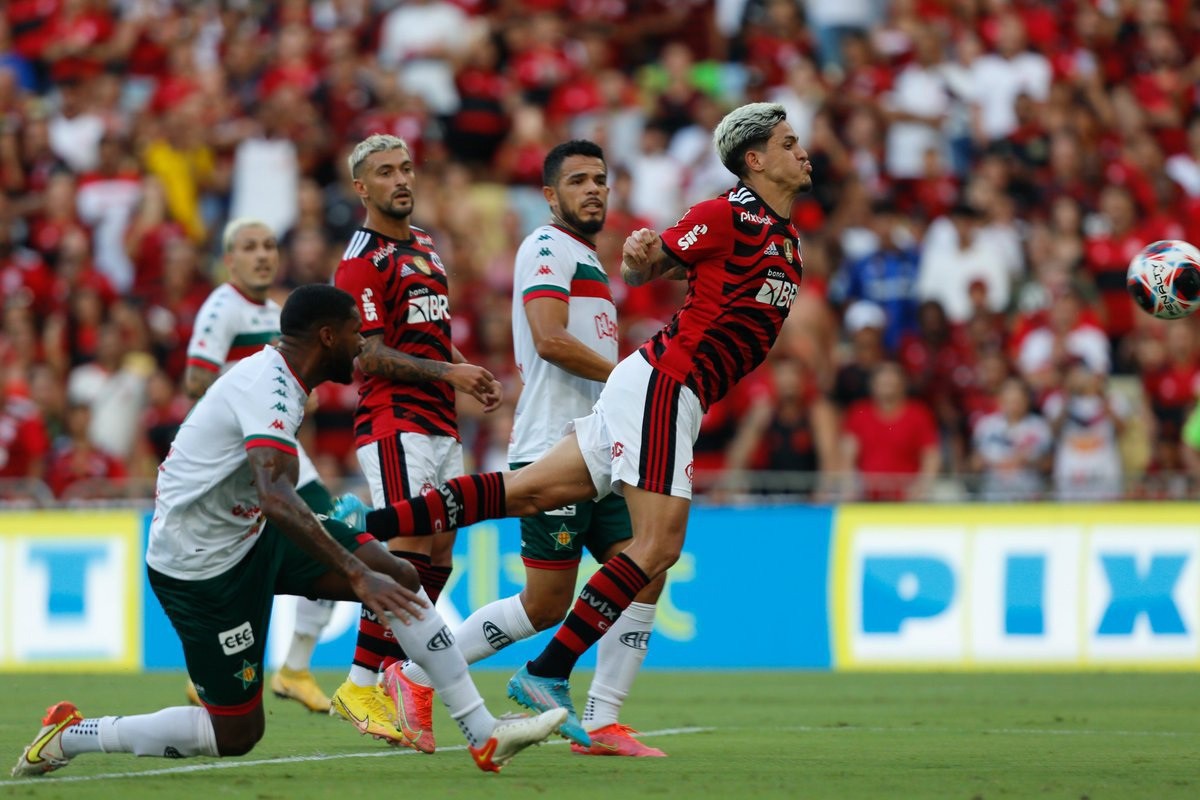Pedro faz golaço de peito e Flamengo goleia na estreia de Vítor Pereira