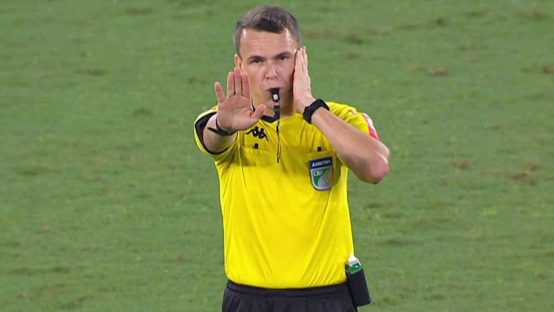 Árbitro Paulo Cesar Zanovelli