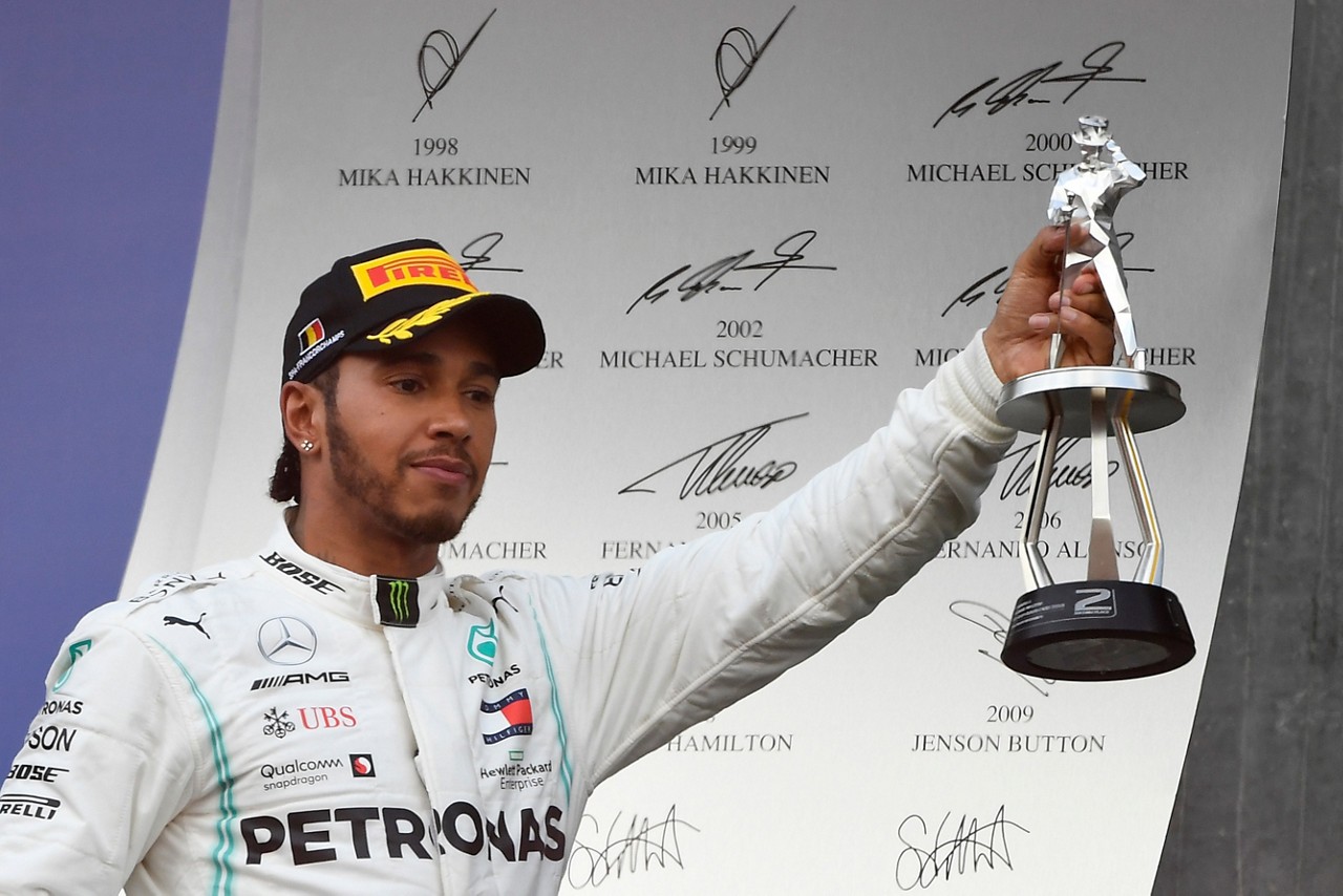 Lewis Hamilton admitiu que seu futuro está aberto na Fórmula 1, mas dificilmente deixará a Mercedes