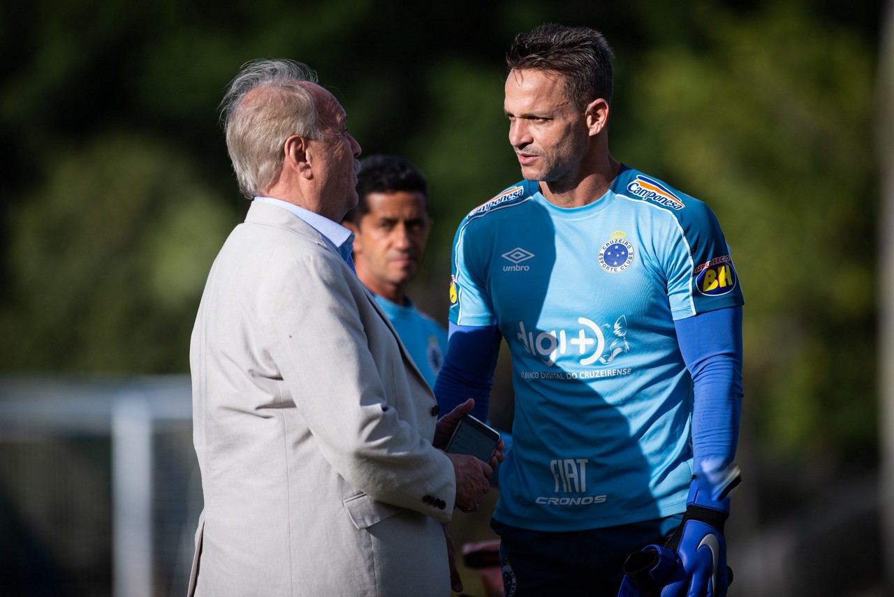 Wagner Pires esteve presente no treinamento do Cruzeiro durante o período que foi permitido o acesso da imprensa