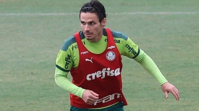 Meia Raphael Veiga, do Palmeiras