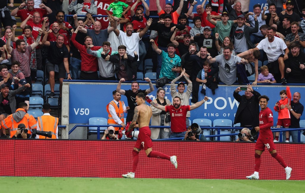 Uruguaio Darwin Núñez teve uma grande estreia com a camisa do Liverpool, sofrendo um pênalti e marcando o seu gol