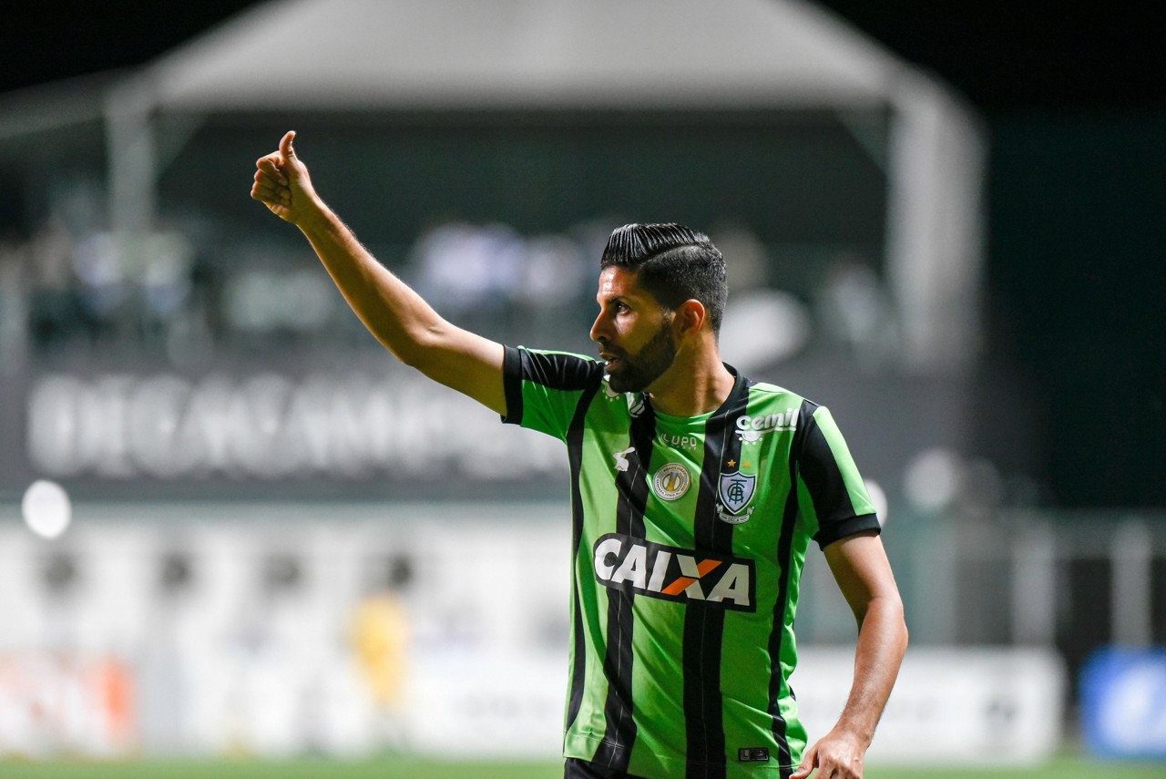 Gerson Magrão deverá retornar ao time titular do América no jogo no Morumbi