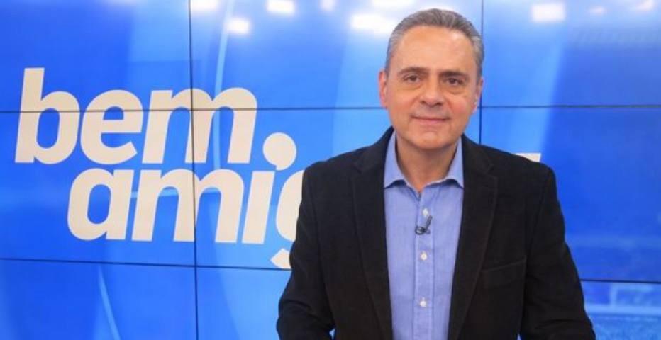 Narrador Luís Roberto, da TV Globo
