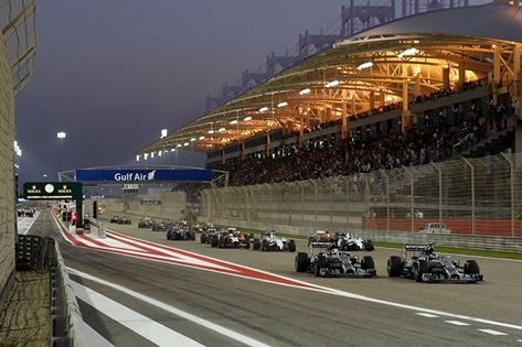Segundo treino aconteceu durante o anoitecer, quando as temperaturas já baixaram no circuito de Sakhir