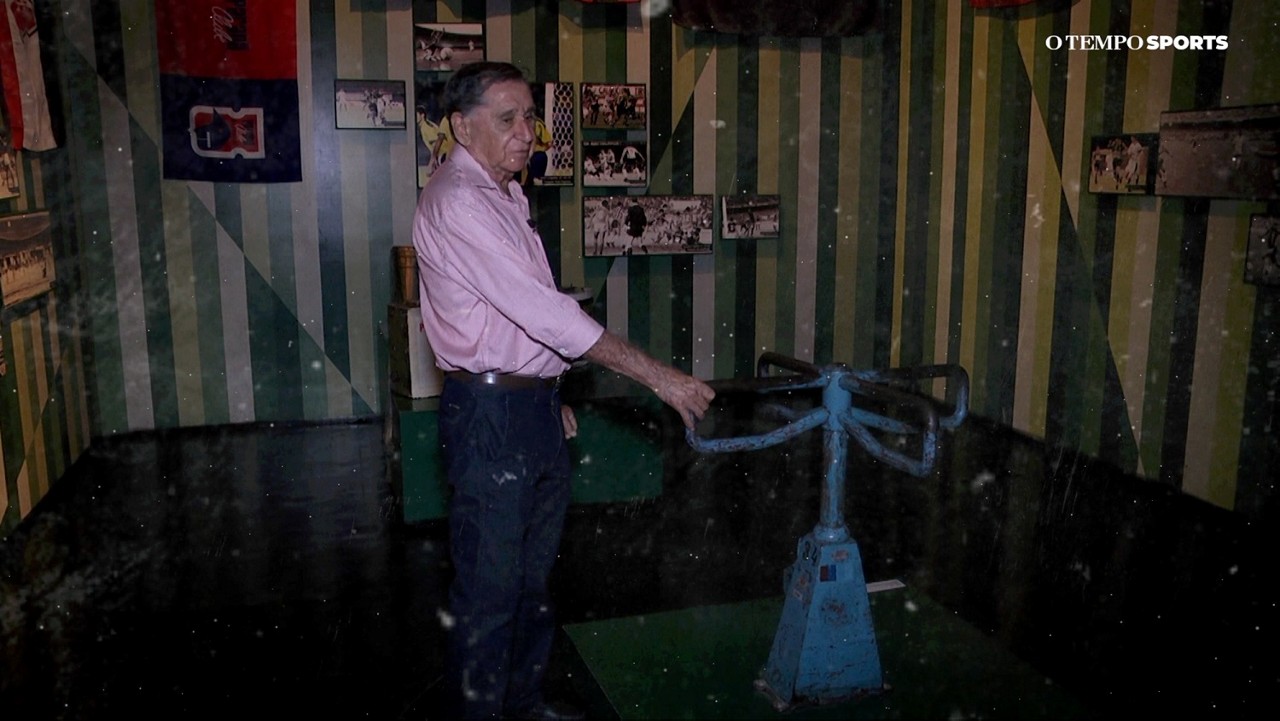 Zé França guarda a primeira catraca do Mineirão