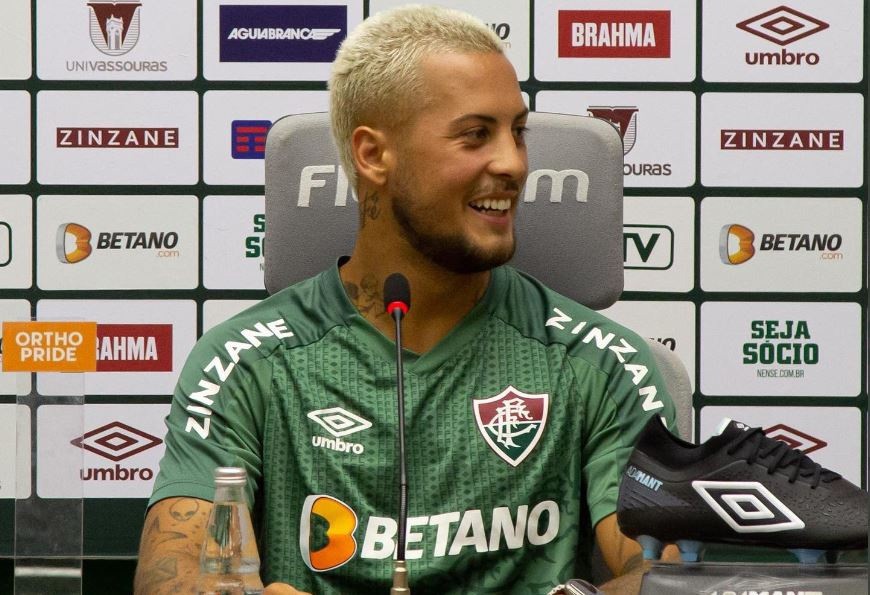 Guga, novo lateral-direito do Fluminense