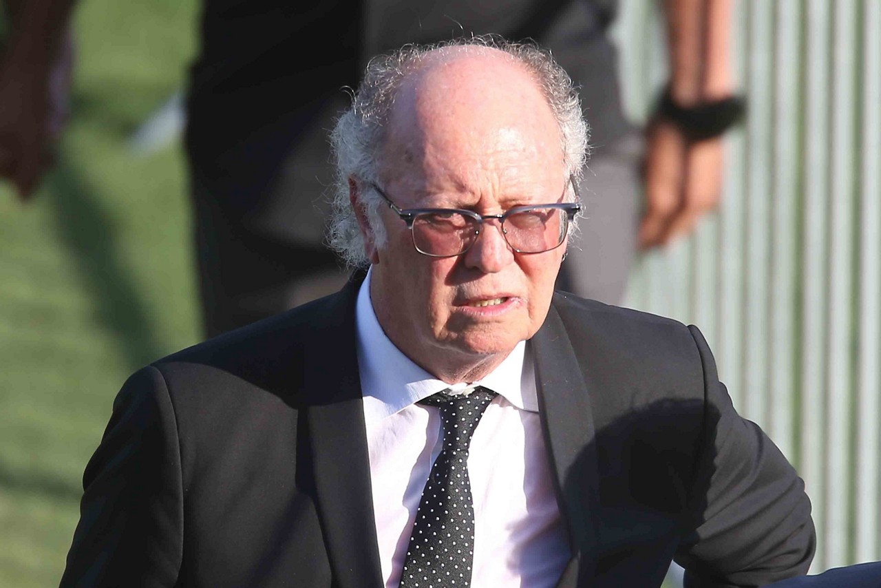 Falcão compareceu ao velório de Pelé, nesta segunda-feira (2)