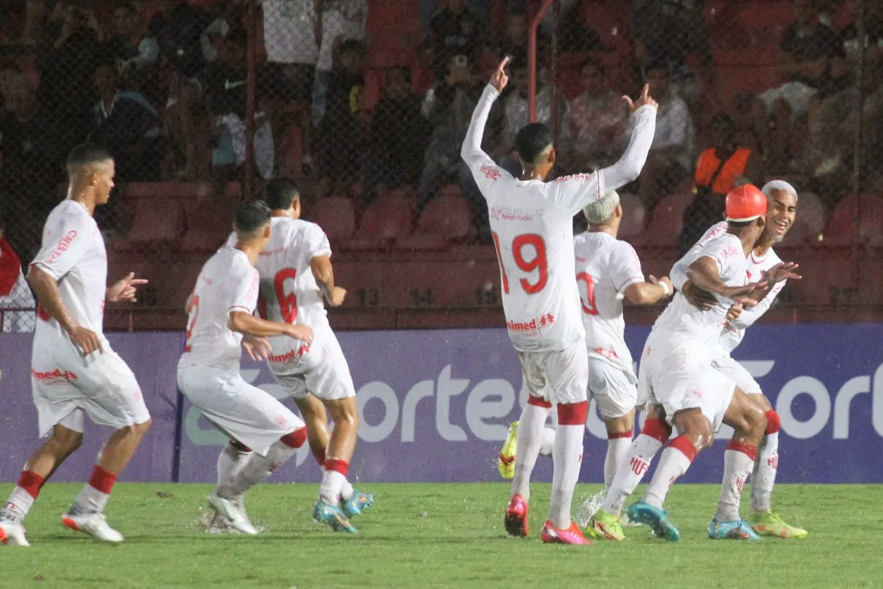 Hercílio Luz e Vasco disputam a liderança do Grupo 29 da Copa São Paulo de Futebol Júnior