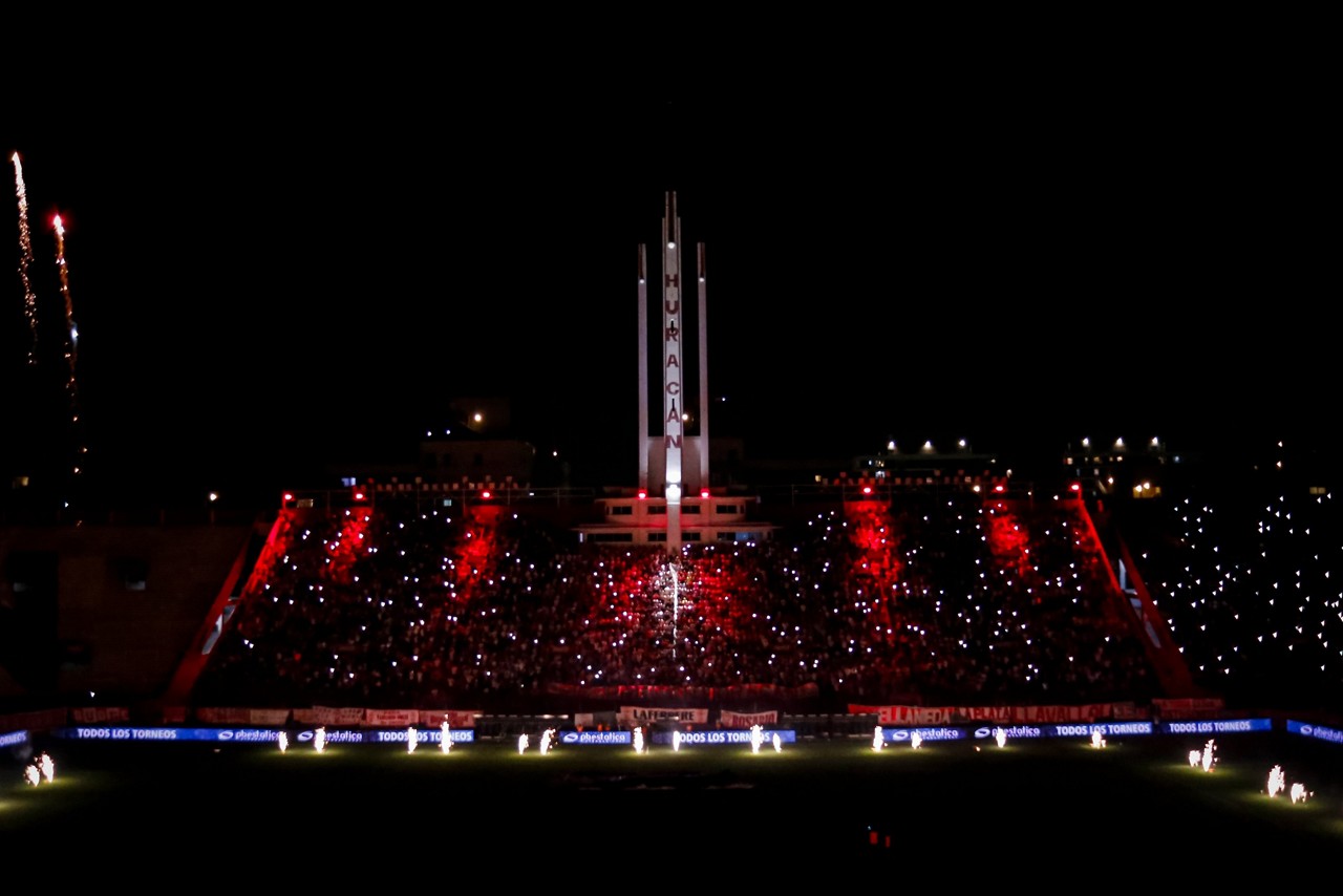 Partida será disputada na casa do Huracán, no estádio Tomás Adolfo Ducó