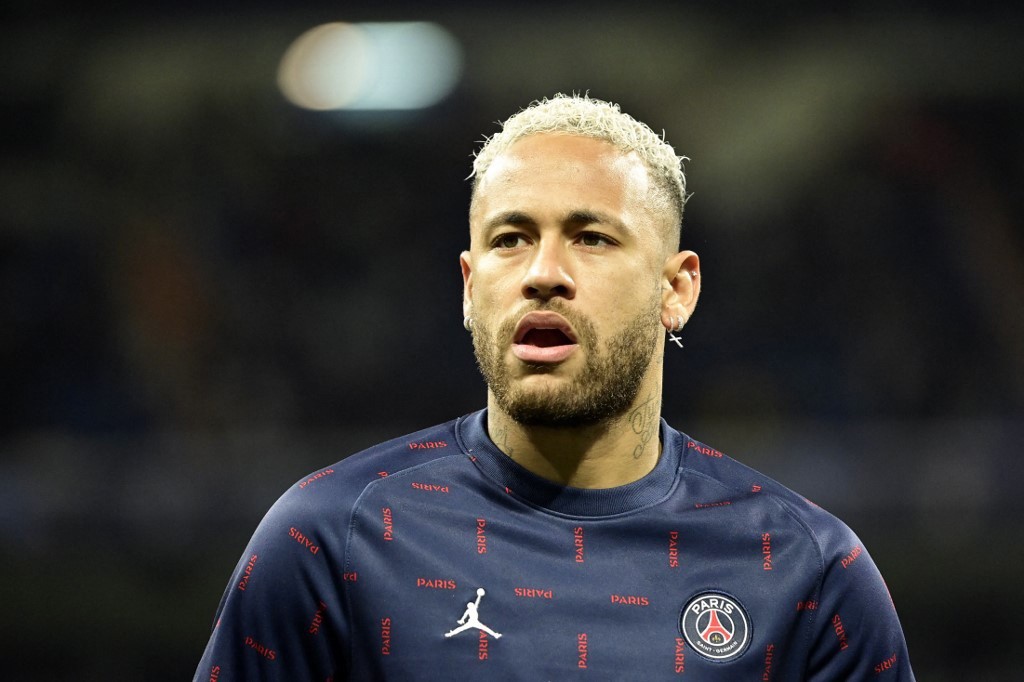 Neymar e Mbappé se envolveram em polêmica recente sobre quem é o cobrador de pênaltis do PSG