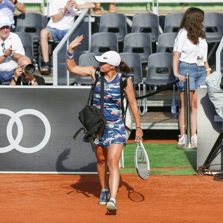 A polonesa Iga Swiatek segue na liderança do ranking da WTA, publicado nesta segunda-feira, com 8.396 pontos