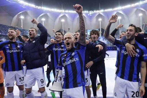 Inter supera Milan e fatura a Supercopa da Itália