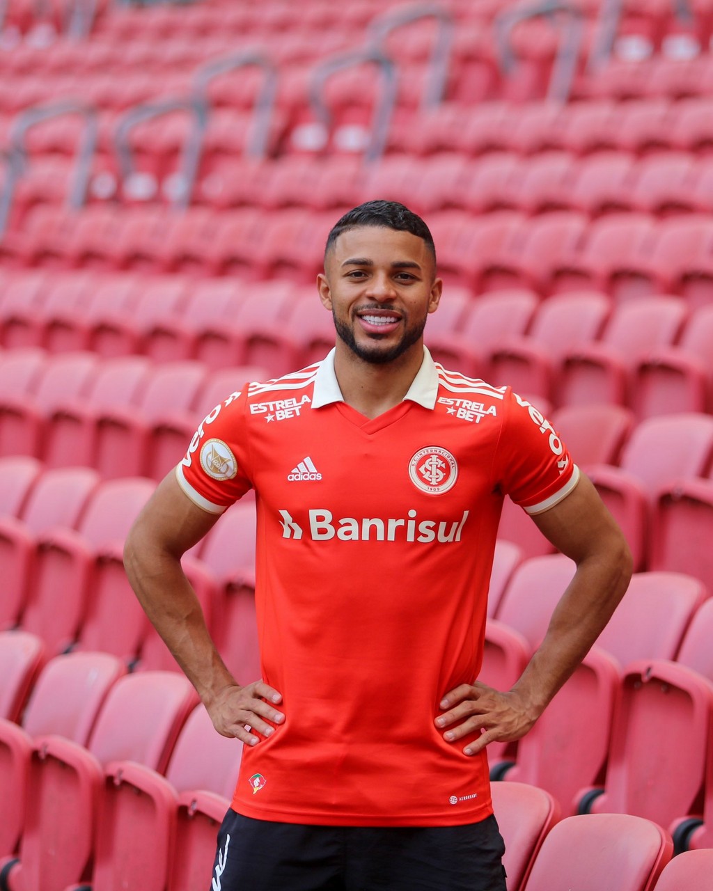 Atacante Wanderson assinou contrato com o Inter até dezembro de 2025