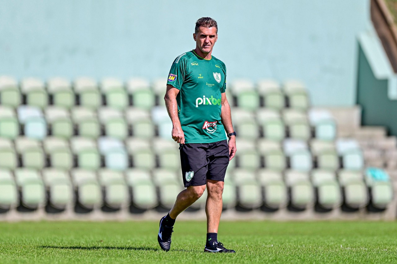 Mancini disse que escolha por Ramírez foi uma opção dele
