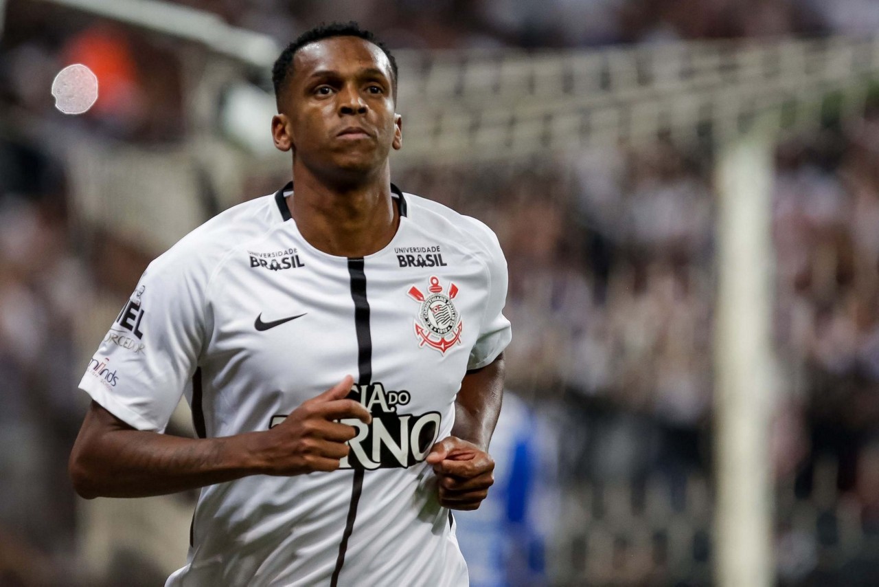 Jô teve seu contrato rescindido com o Corinthians no mês passado após atraso em um treino da manhã