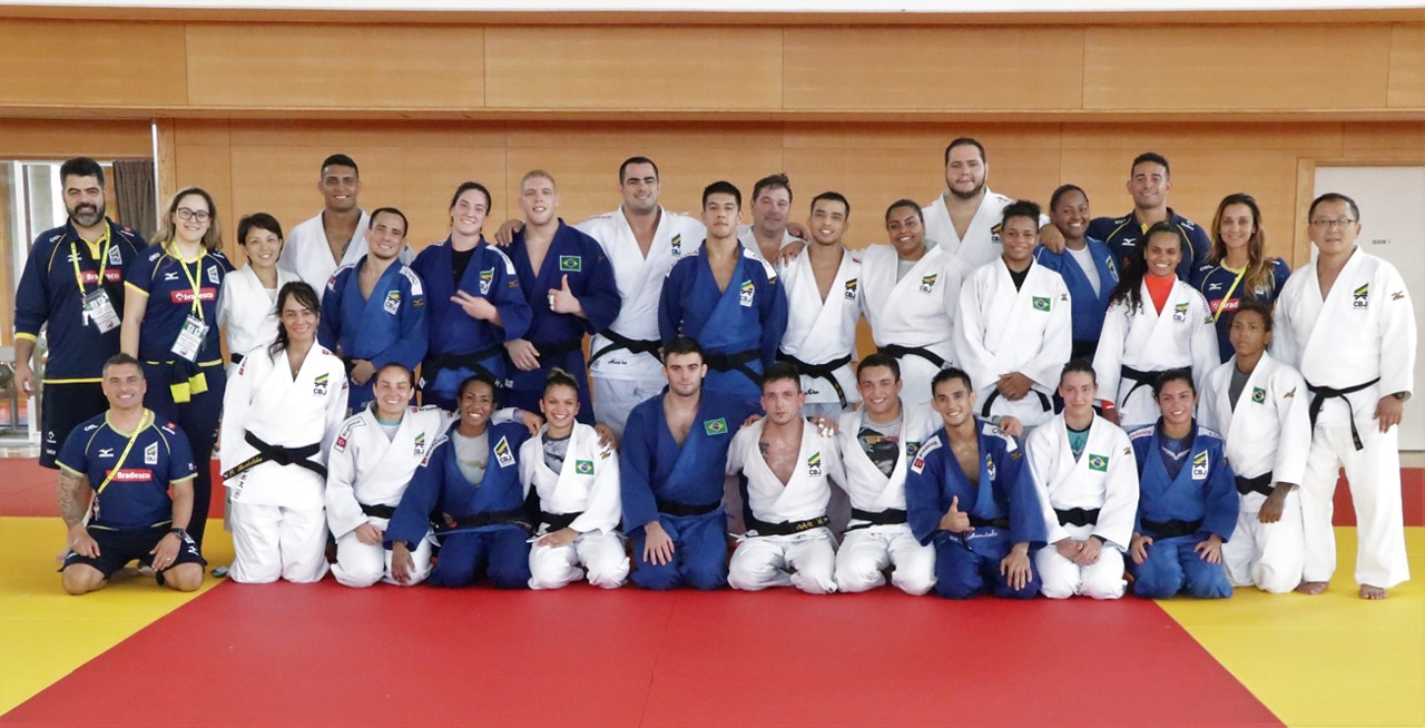 Equipe conta com 32 atletas entre os que vão disputar medalhas e os que darão suporte nos treinos
