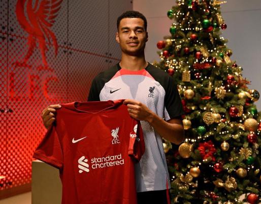 Gakpo foi apresentado pelo Liverpool