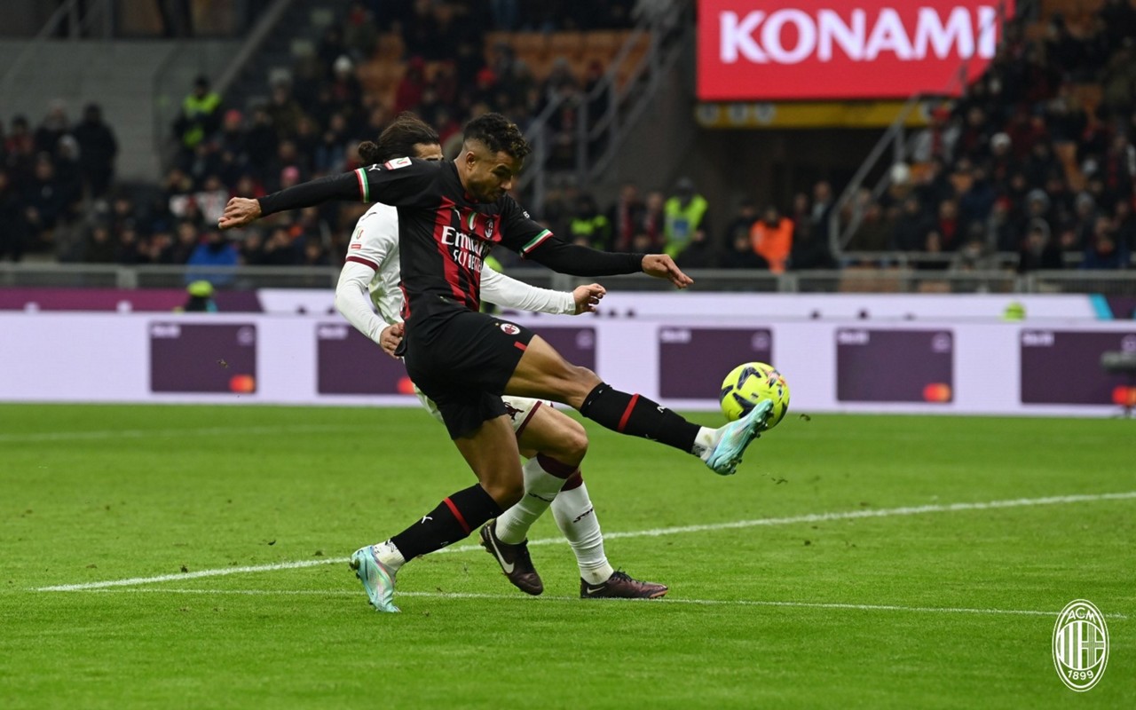 Lance na partida entre Milan e Torino, pela Copa da Itália