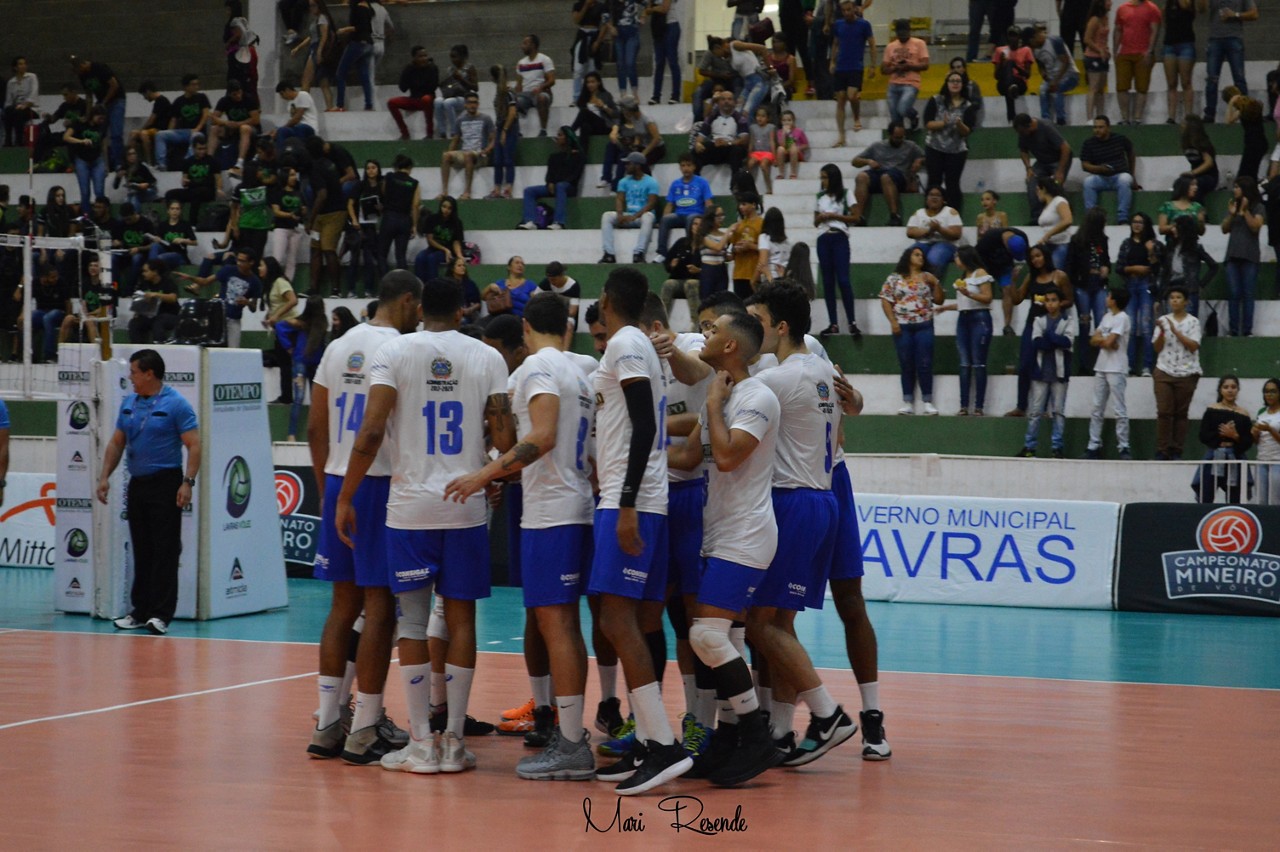 Lavras vence JF e conquista primeira vitória no Mineiro de vôlei