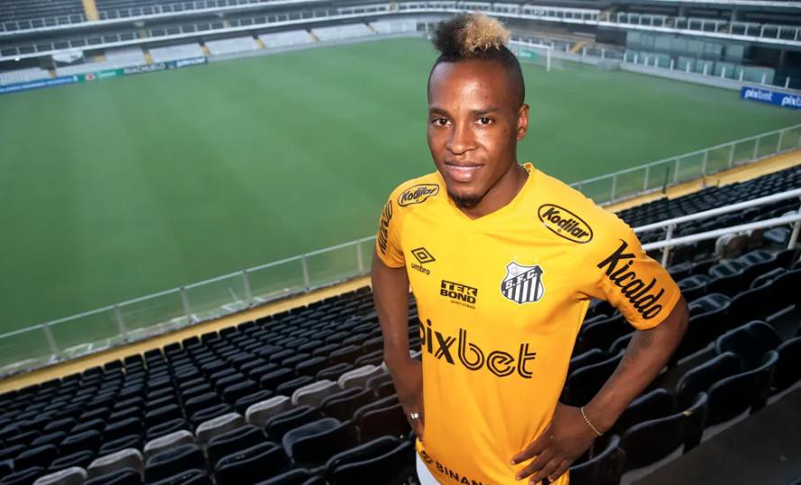Jhojan Julio não permanece no Santos e volta à LDU