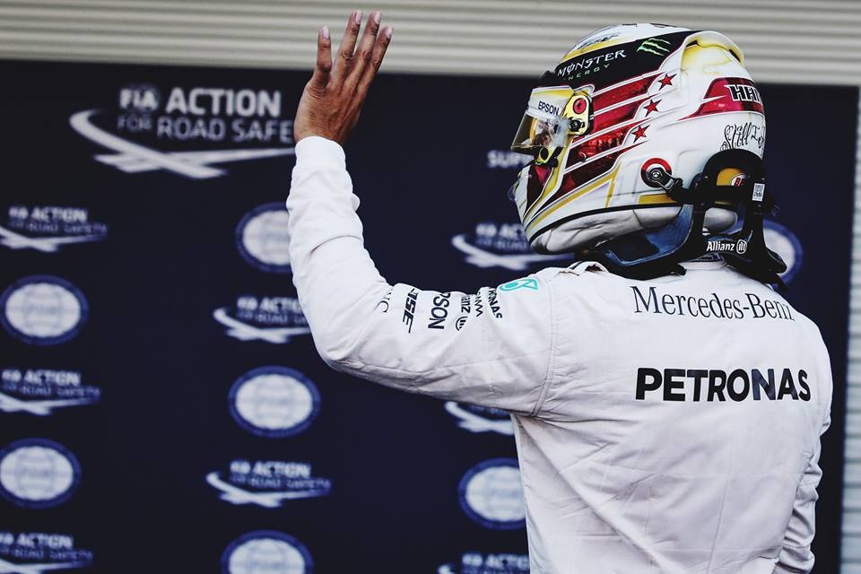 Na frente, Hamilton deixa Rosberg em segundo e lidera treino outra vez