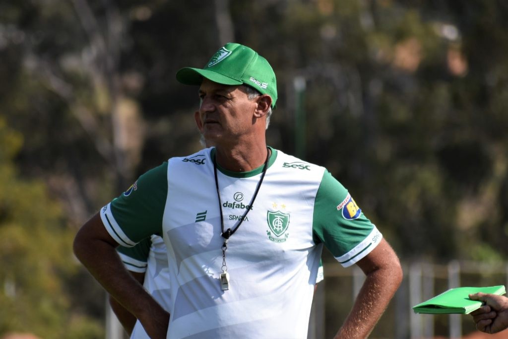Técnico Lisca, que deixou o Sport e foi para o Santos