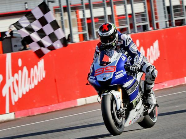 Lorenzo vence duelo de ultrapassagens contra Márquez e ganha prova na Áustria
