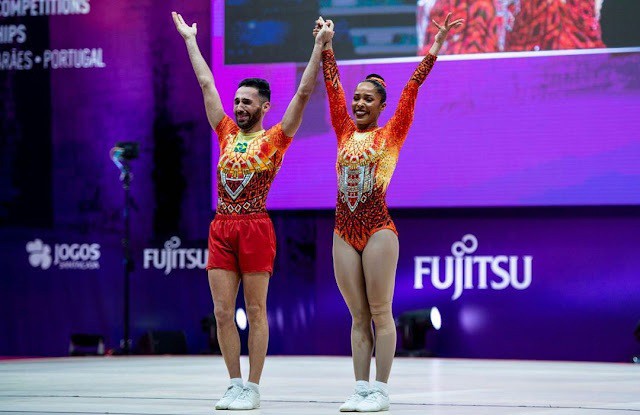 Lucas e Rebeca foram medalha de ouro na ginástica aeróbica