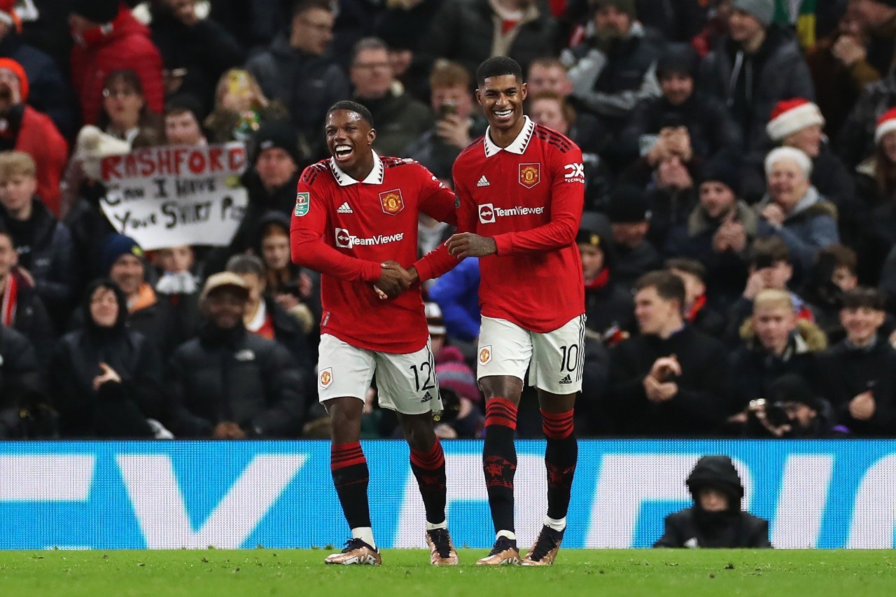 Rashford (direita) marcou um dos gols do United