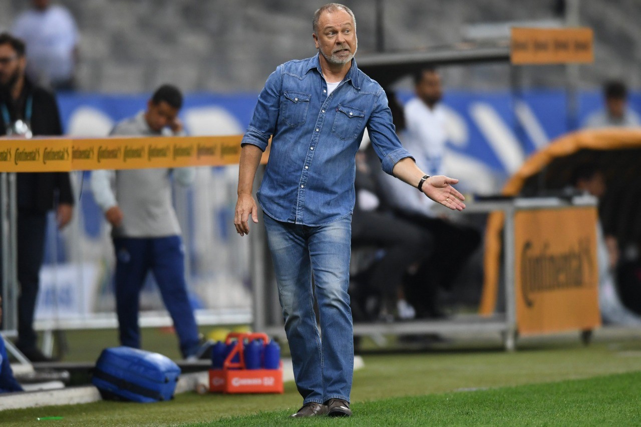 Mano Menezes deixou o comando técnico do Cruzeiro