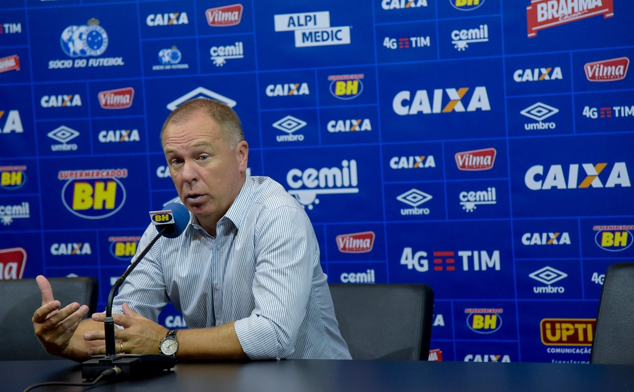 Mano Menezes gostou muito do que viu do Cruzeiro no Maracanã, no jogo de ida das oitavas de final da Libertadores