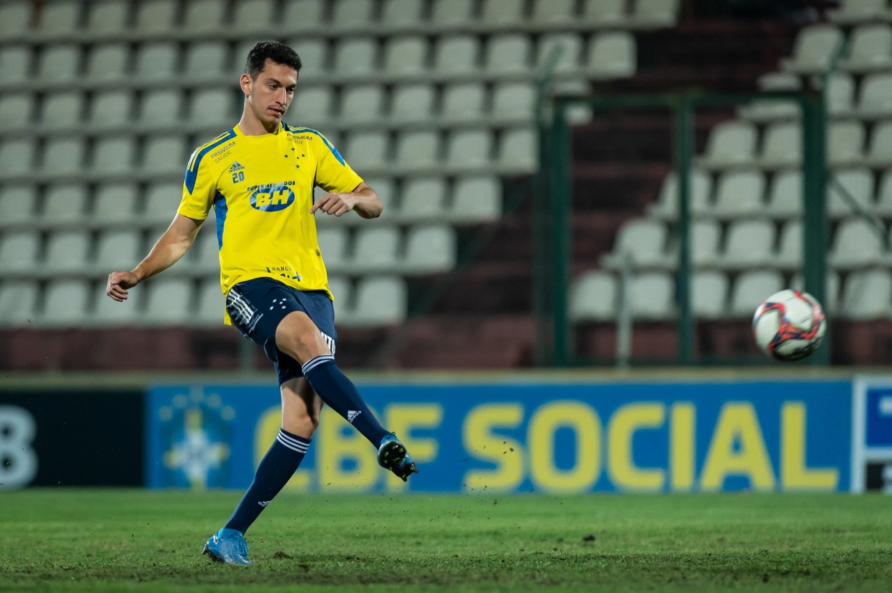 Marco Antônio contestou arbitragem em lance capital para o Cruzeiro
