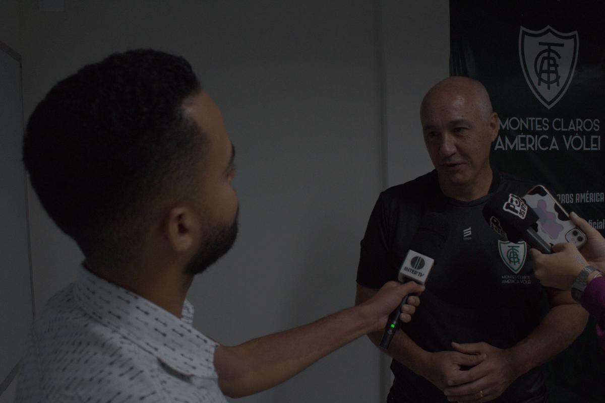 Técnico Marcos Pacheco assumiu o controle do MOC América