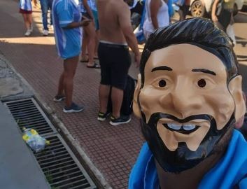 Benítez tem 28 anos e nasceu em Posadas, na Argentina