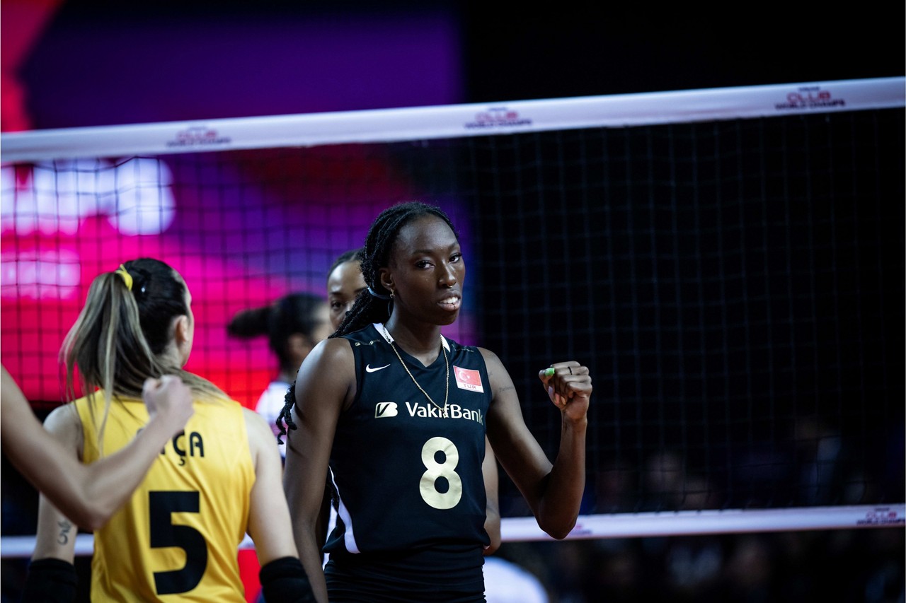Egonu marcou 29 pontos na vitória do Vakifbank