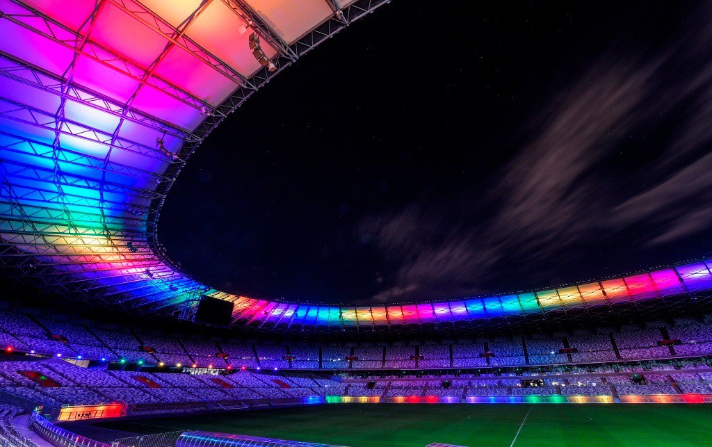 Mineirão ficou iluminado com as cores da bandeira LGBT