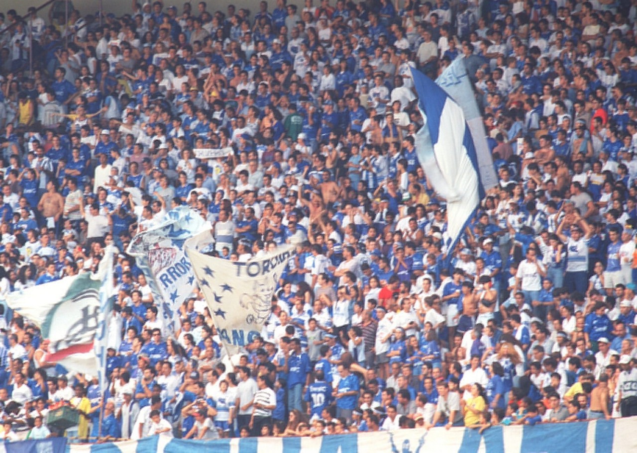 Torcida do Cruzeiro lota o Mineirão para a final do Campeonato Mineiro 1997 